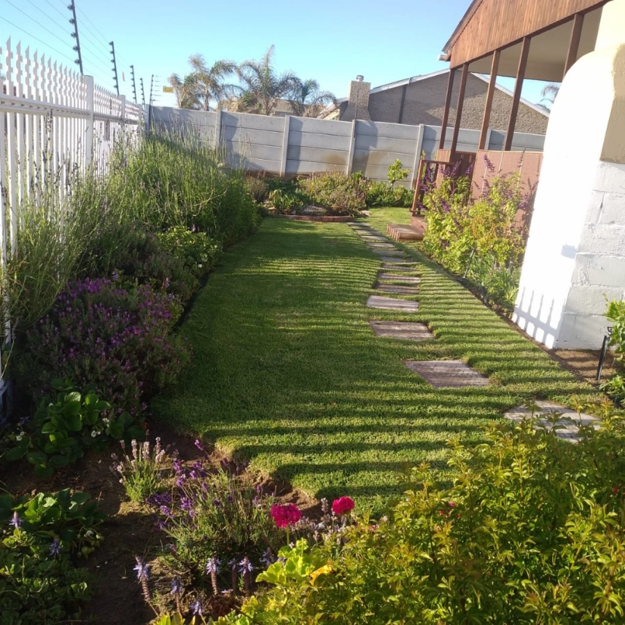 4 Bedroom Property for Sale in Lamberts Bay Western Cape